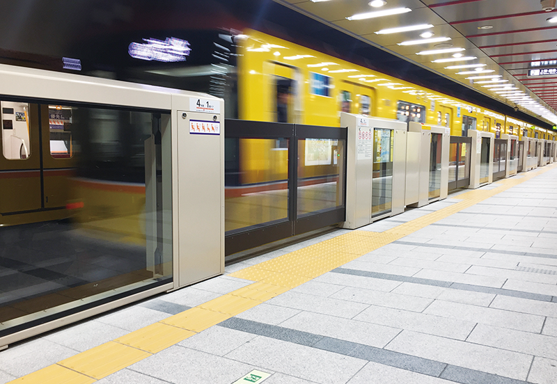 駅構内ホームドア設置工事